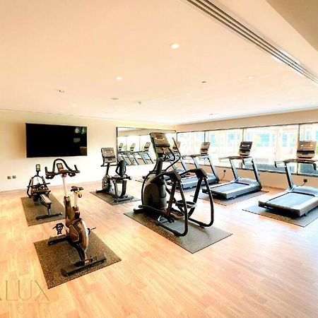 דובאי Lovely Big Studio W/ Burj Khalifa View In Downtown מראה חיצוני תמונה