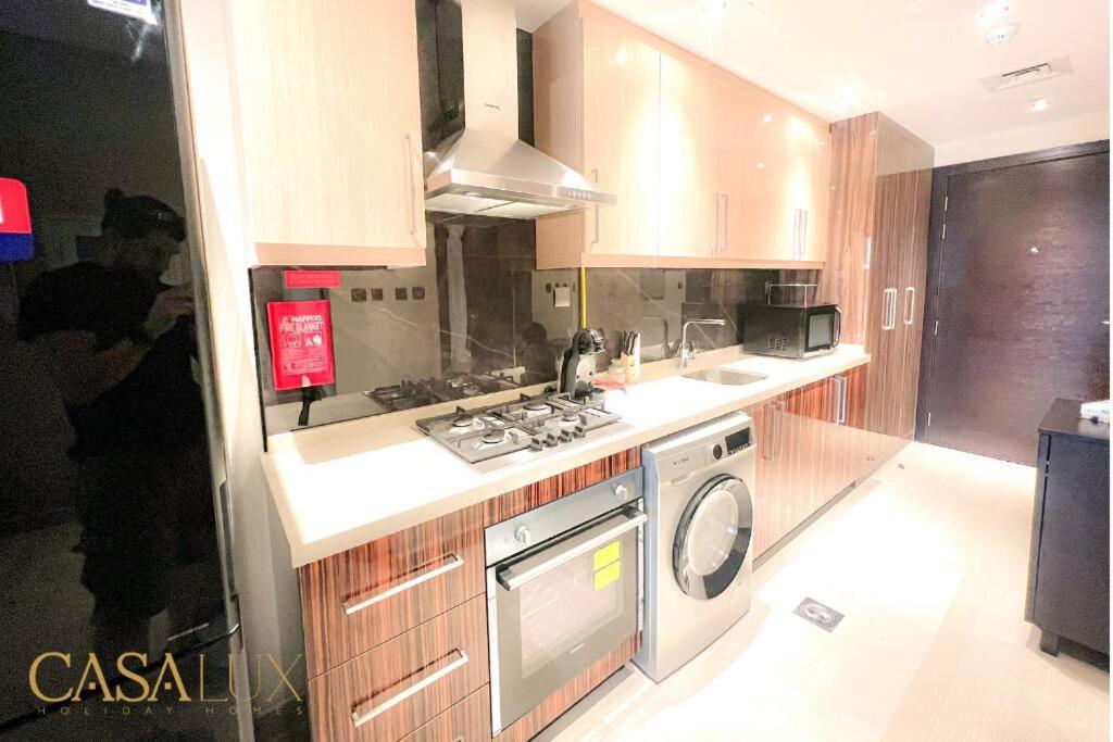 דובאי Lovely Big Studio W/ Burj Khalifa View In Downtown מראה חיצוני תמונה