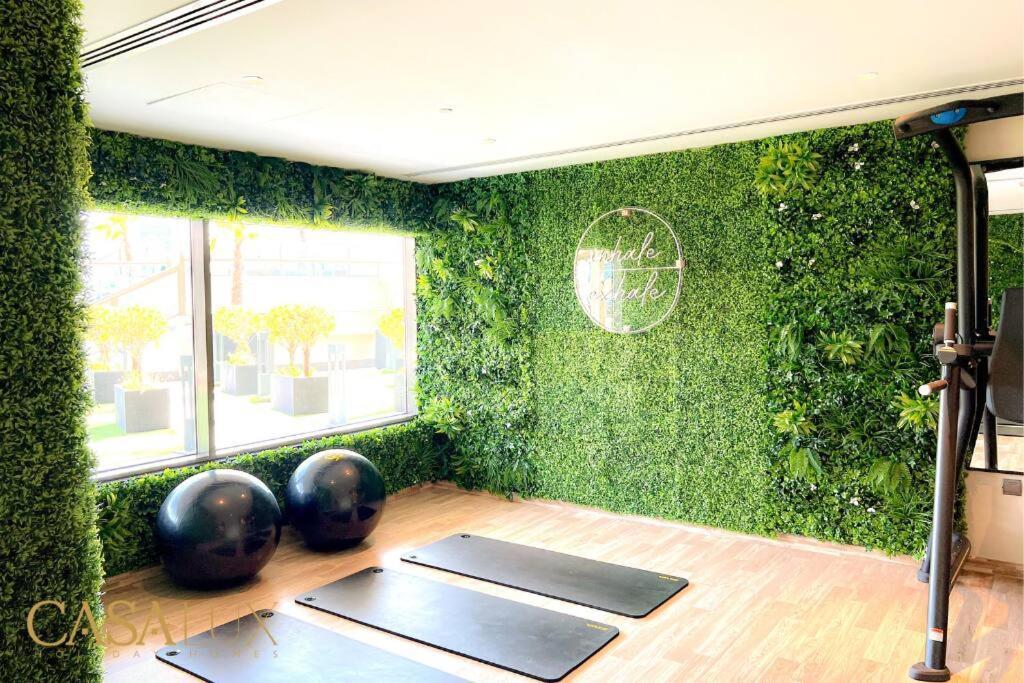 דובאי Lovely Big Studio W/ Burj Khalifa View In Downtown מראה חיצוני תמונה
